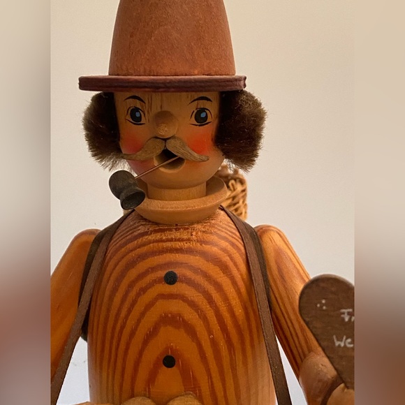 Vintage Erzgebirge German Christmas wooden incense smoker I Love You cookie - Picture 2 of 9